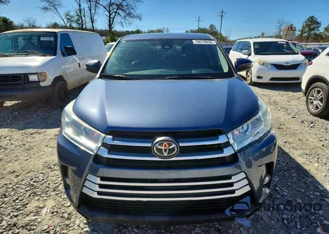 2019 Toyota Highlander Le z USA, uszkodzony, nr VIN 5TDZZRFH8KS344433